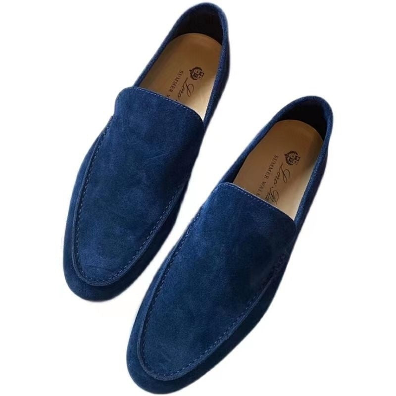 Luxury redefined – timeless sheepskin loafers for the modern man. Italian design